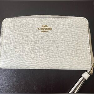 Coach Wallet Wristlet - off white
